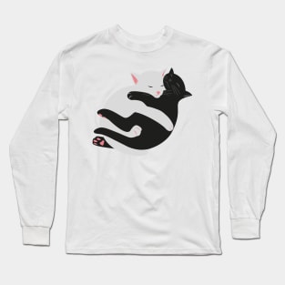 Cute minimal Black and White sleeping kitty cats Long Sleeve T-Shirt